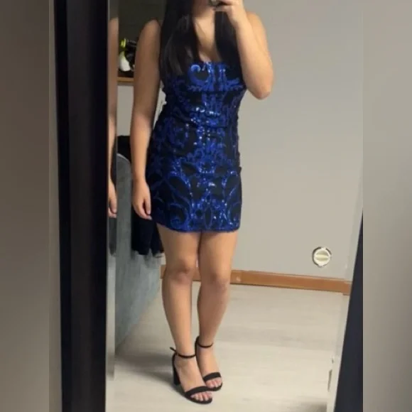 Windsor | Dresses | Windsor Tania Sequin Bodycon Mini Dress | Poshmark